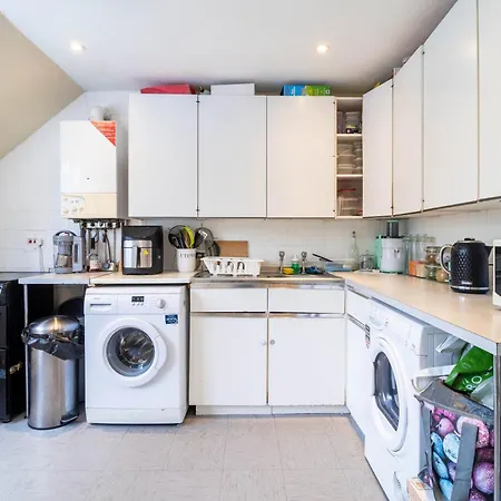 Comfy Private Room In Battersea Close To Clapham Junction London Exterior photo