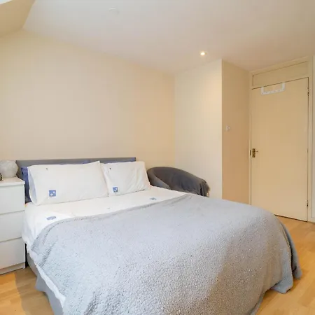 Comfy Private Room In Battersea Close To Clapham Junction London Exterior photo