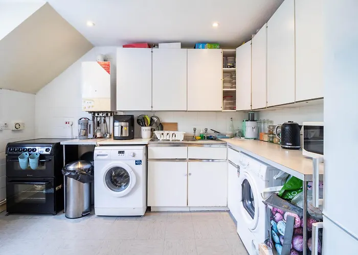 Comfy Private Room In Battersea Close To Clapham Junction