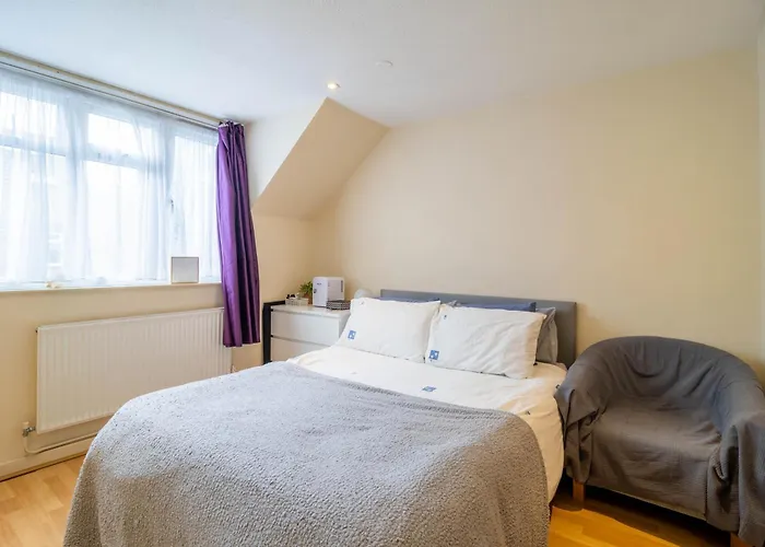 Comfy Private Room In Battersea Close To Clapham Junction